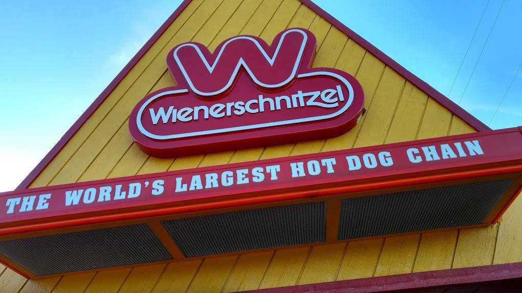Wienerschnitzel | restaurant | 2401 Ayers St, Corpus Christi, TX 78404, USA | 3618844242 OR +1 361-884-4242