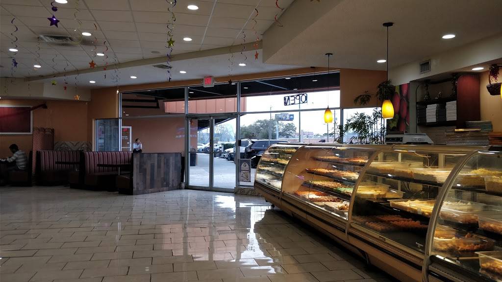 Royal Sweets | restaurant | 2025 E Fowler Ave, Tampa, FL 33612, USA | 8139776000 OR +1 813-977-6000