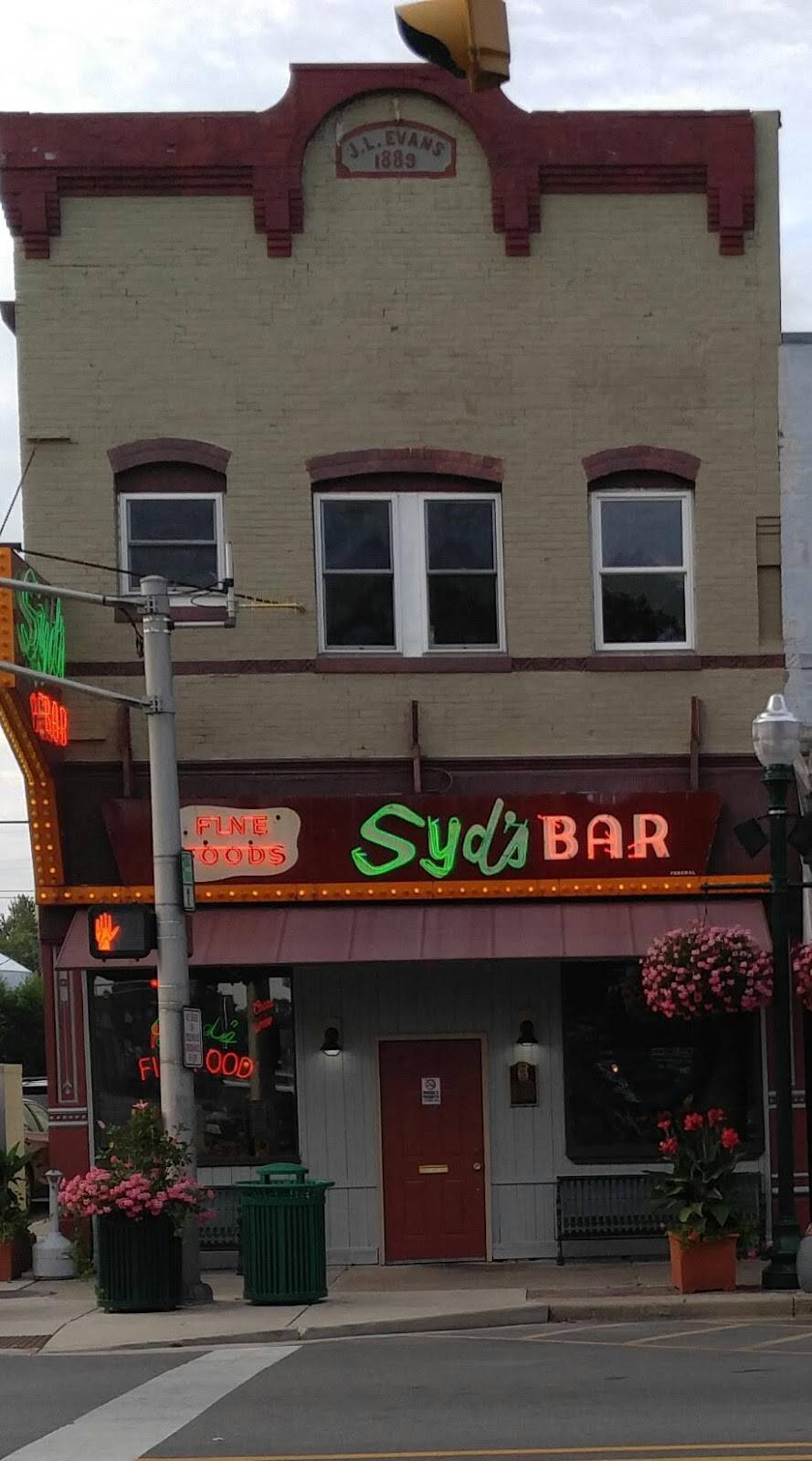 Syds Fine Food & Spirits | restaurant | 808 Logan St, Noblesville, IN 46060, USA | 3177736132 OR +1 317-773-6132