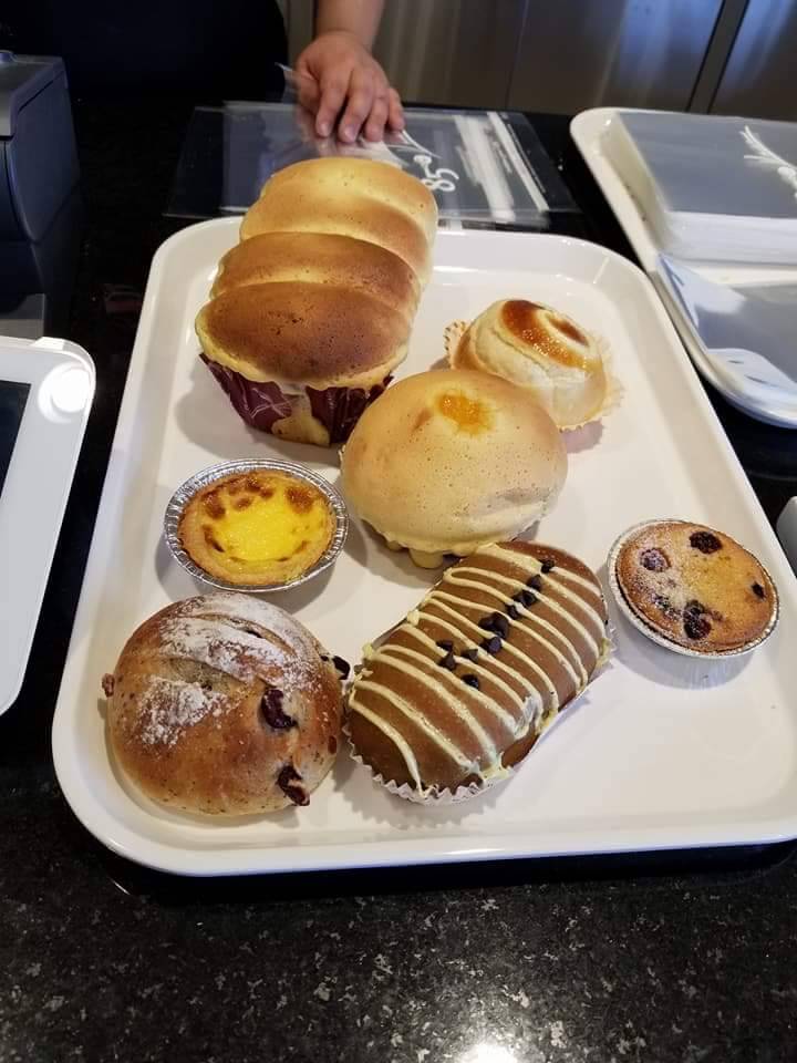 85C Bakery Cafe - Valencia | bakery | 24455 Magic Mountain Pkwy, Santa Clarita, CA 91355, USA | 6612558585 OR +1 661-255-8585