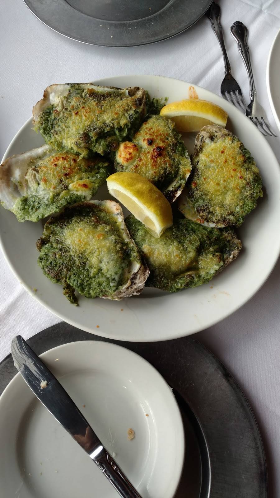 Marios Restaurant | restaurant | 4222 2nd Ave, Detroit, MI 48201, USA | 3138321616 OR +1 313-832-1616