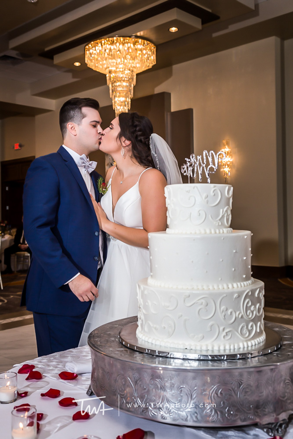 avante banquet hall | restaurant | 1054 Northwest Hwy, Fox River Grove, IL 60021, USA | 8472871006 OR +1 847-287-1006