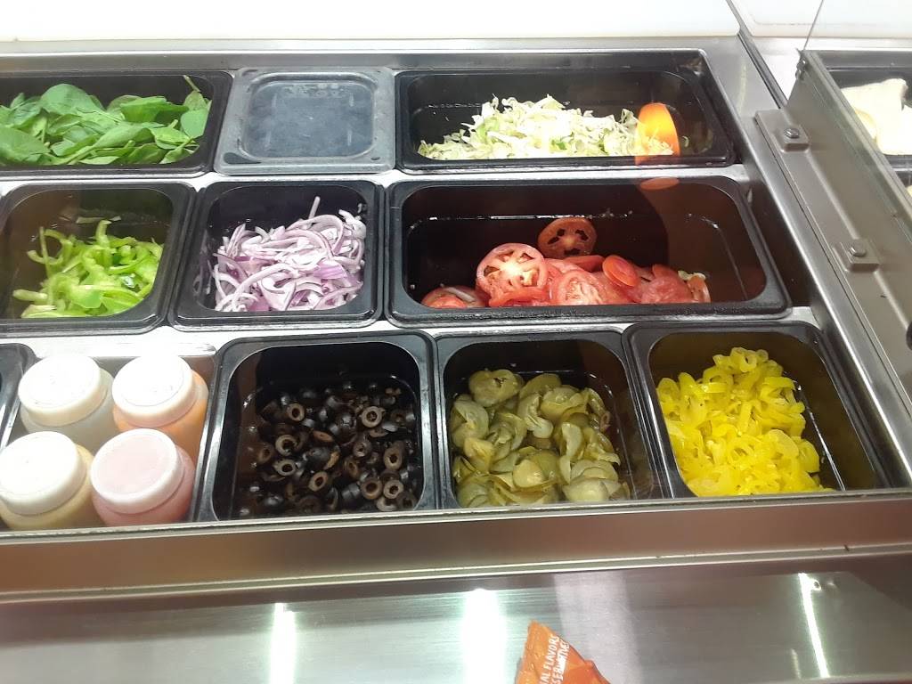 Subway | restaurant | 6022 N First St, Fresno, CA 93710, USA | 5594310700 OR +1 559-431-0700