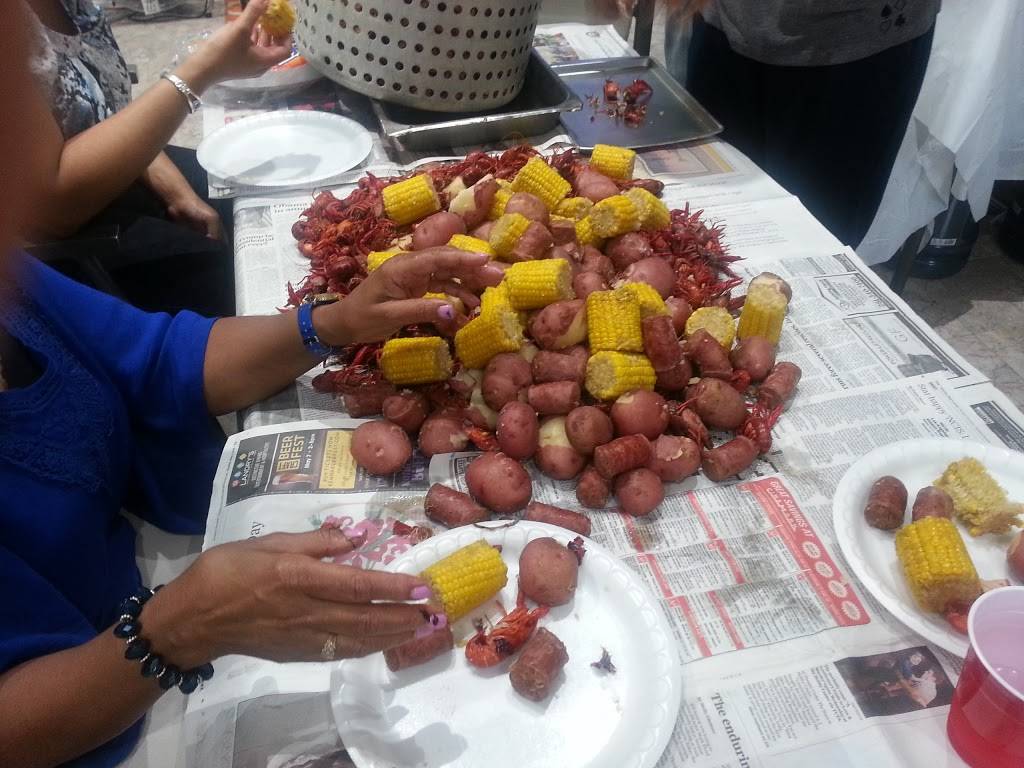 Pee Wees Snack Shack | meal takeaway | 968 Grenshaw St, Houston, TX 77088, USA | 2814459677 OR +1 281-445-9677