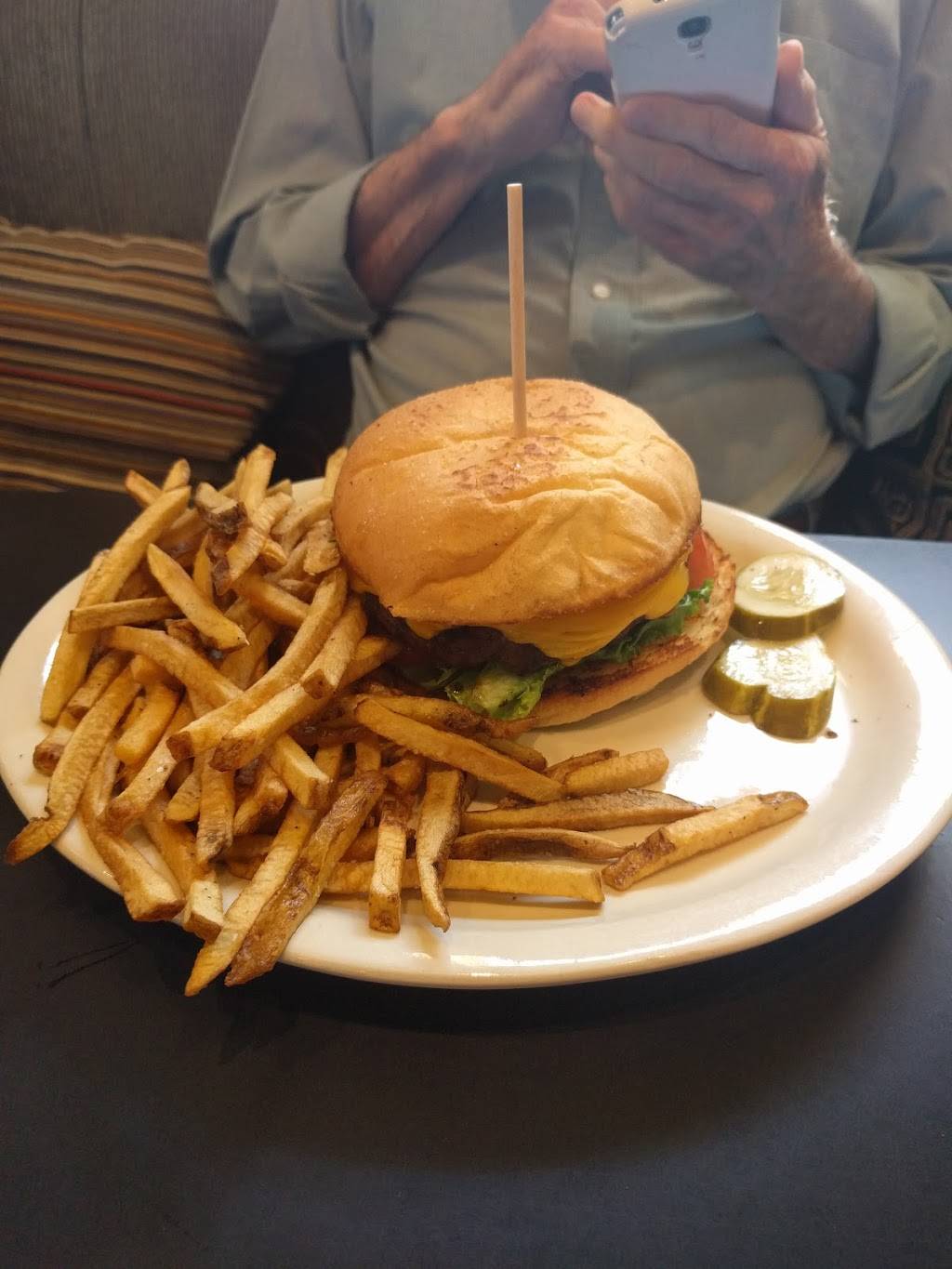 Jonathons Oak Cliff | restaurant | 1111 N Beckley Ave, Dallas, TX 75203, USA | 2149462221 OR +1 214-946-2221