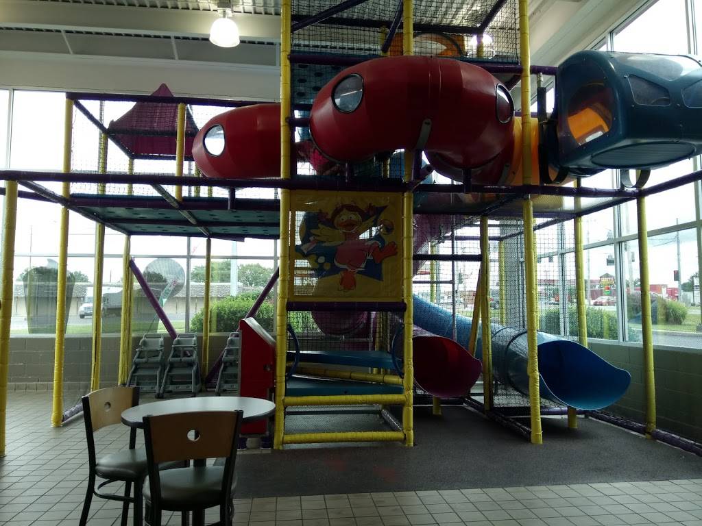 McDonalds | cafe | 15548 Forrest Ln, Forsyth, MO 65653, USA | 4175463271 OR +1 417-546-3271