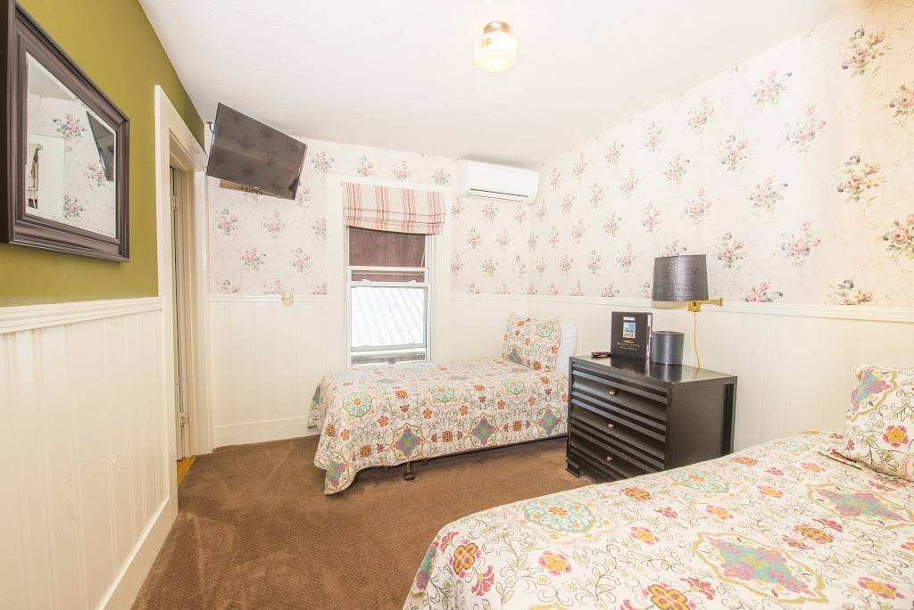 Hotel Charlotte | restaurant | 18736 Main St, Groveland, CA 95321, USA | 2099626455 OR +1 209-962-6455