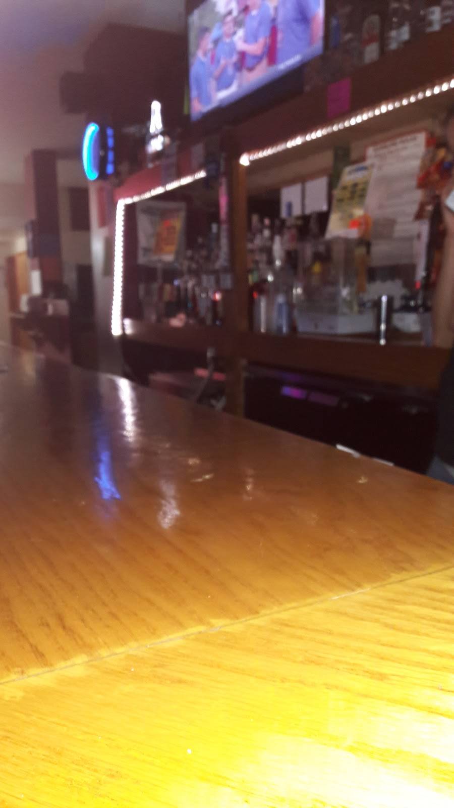 Hollandale Three In One | restaurant | 101 Park Ave W, Hollandale, MN 56045, USA | 5078893253 OR +1 507-889-3253