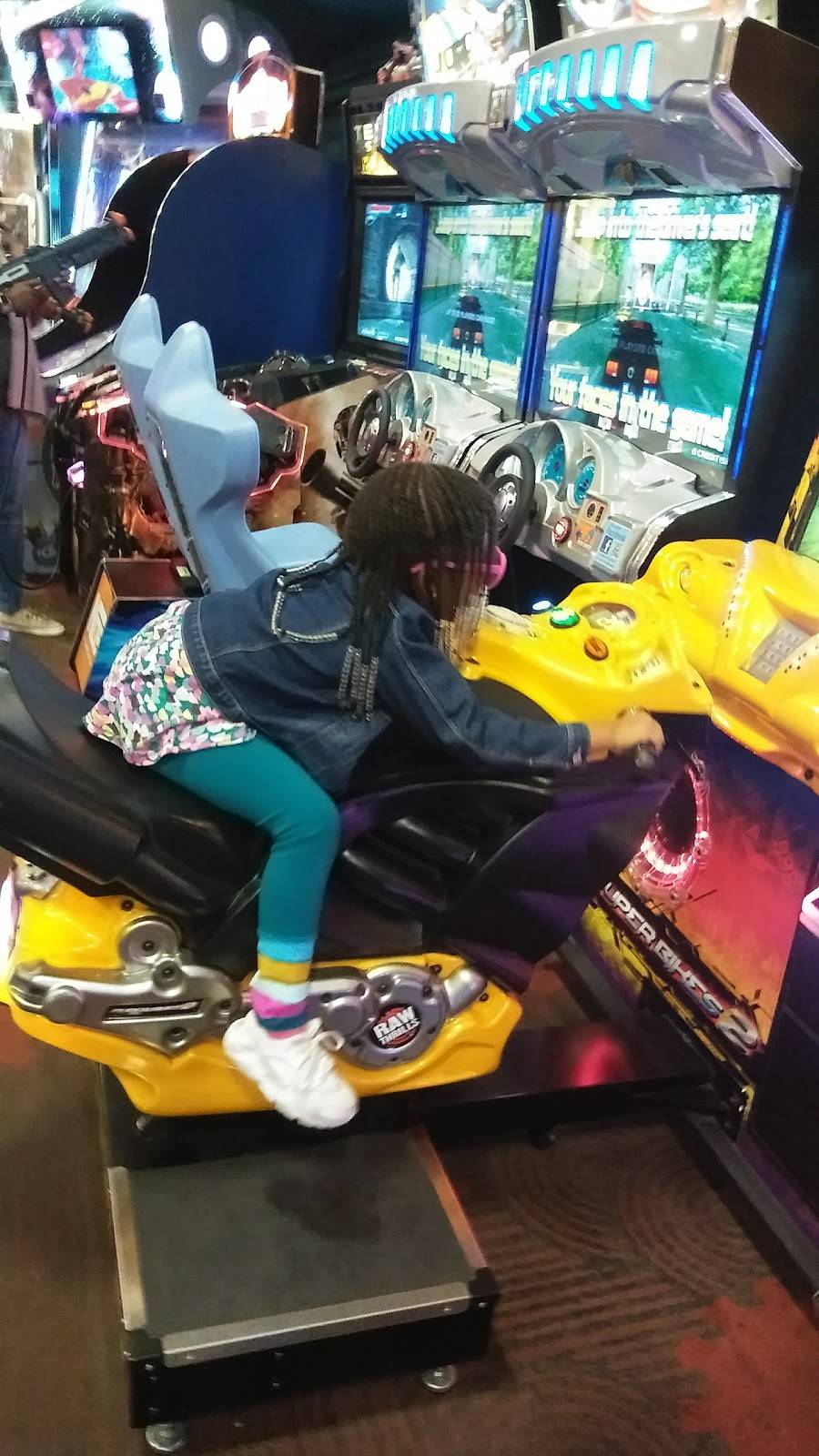 Shops on Main | shopping mall | 121 US-41, Schererville, IN 46375, USA | 6306452800 OR +1 630-645-2800