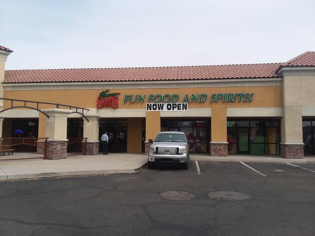 Famous Sams | restaurant | 1970 W River Rd, Tucson, AZ 85704, USA | 5202920492 OR +1 520-292-0492