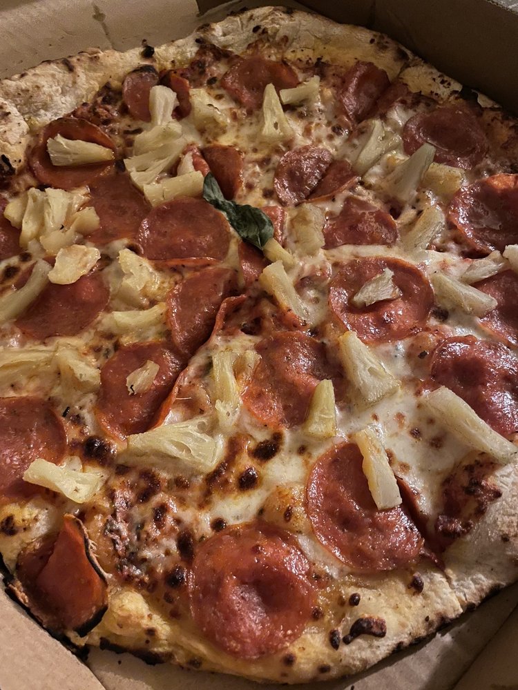 Hugos Pizza | meal takeaway | 717 N Soto St, Los Angeles, CA 90033, USA | 3233565422 OR +1 323-356-5422