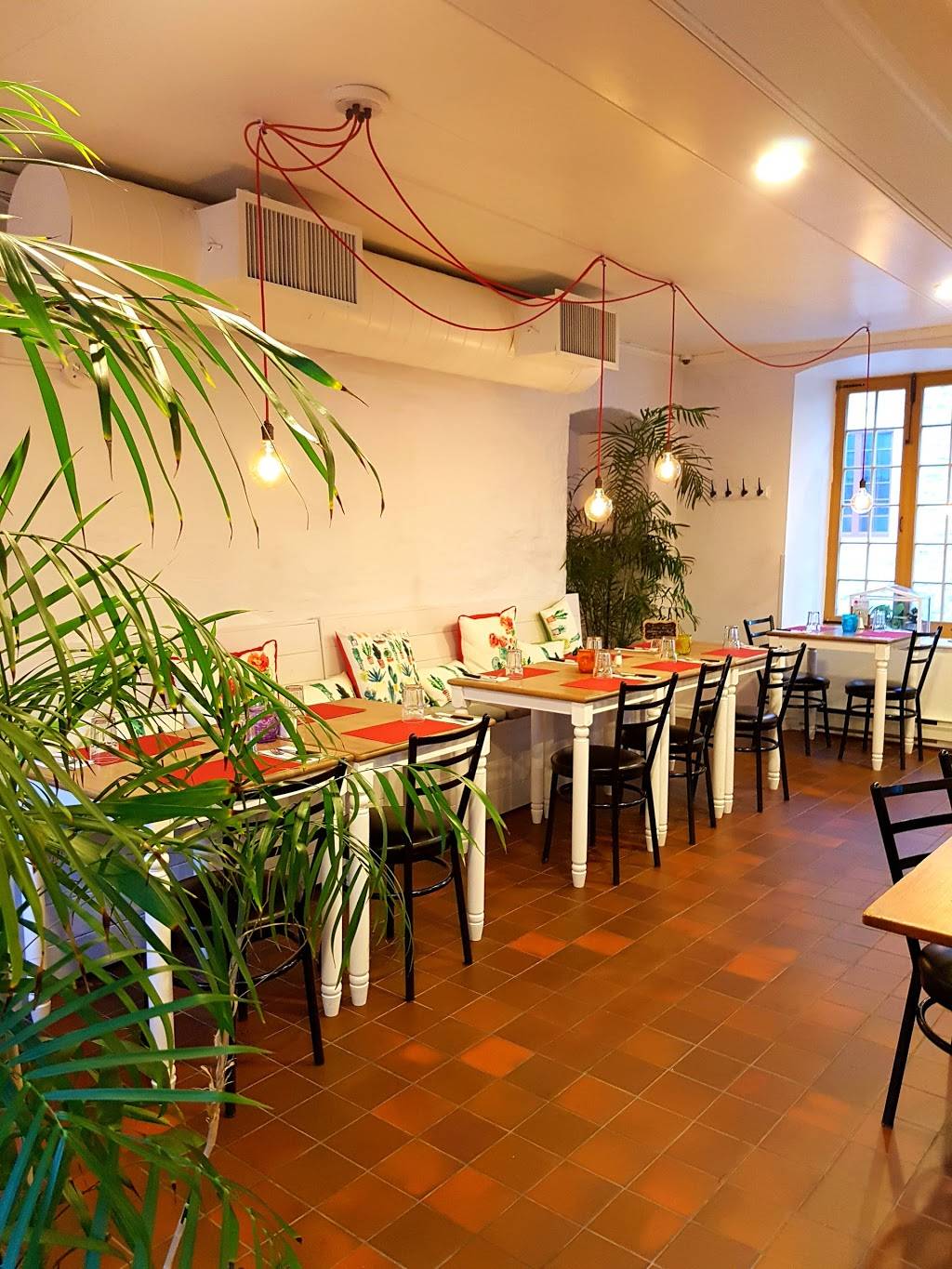 La Pizz Place Royale | meal takeaway | 3 Place Royale, Québec, QC G1K 4G3, Canada | 4186923003 OR +1 418-692-3003