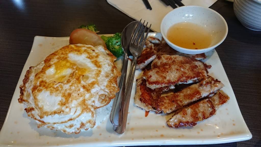 Lucky Noodle | restaurant | 1661 Denison St #39, Markham, ON L3R 6E5, Canada | 9055137831 OR +1 905-513-7831