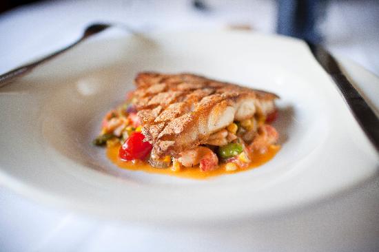 Gautreaus Restaurant | restaurant | 1728 Soniat St, New Orleans, LA 70115, USA | 5048997397 OR +1 504-899-7397