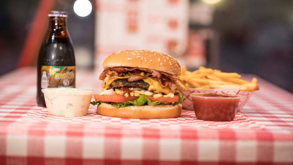 Central Park Food Station | restaurant | 10771 NW 58th St, Doral, FL 33178, USA | 7866210880 OR +1 786-621-0880