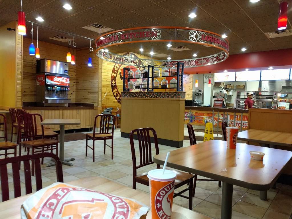 Popeyes Louisiana Kitchen | restaurant | 180 Sandalwood Pkwy E, Brampton, ON L6Z 4N5, Canada | 9054957575 OR +1 905-495-7575