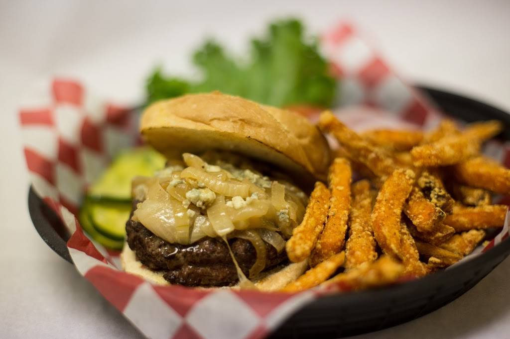 Platform Sports Bar | restaurant | 125A Pleasant St, Northampton, MA 01060, USA | 4133413161 OR +1 413-341-3161