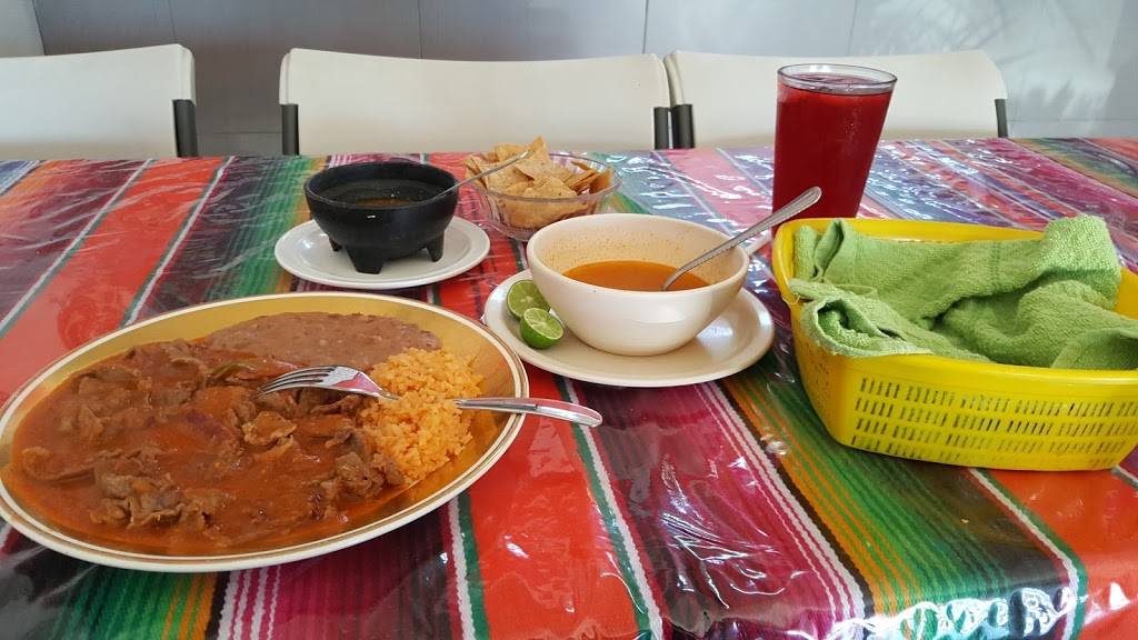 Antojitos Los Panchos | restaurant | Nueva Tijuana, 22435 Tijuana, B.C., Mexico | 016643068249 OR +52 664 306 8249