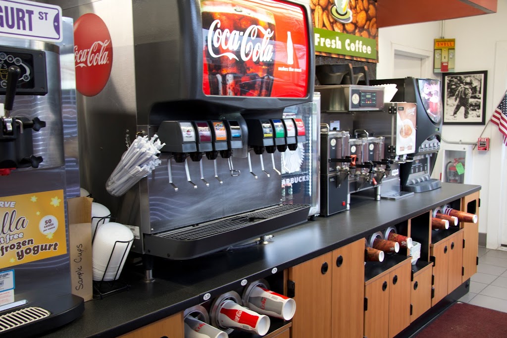 Lake Forest Shell | cafe | 193 E Deerpath Rd, Lake Forest, IL 60045, USA | 8472340070 OR +1 847-234-0070