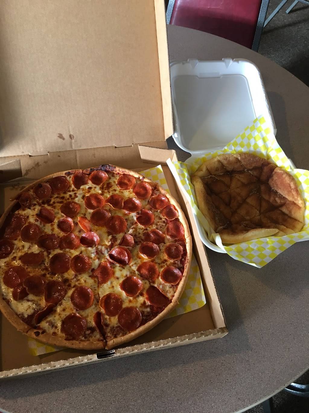 Panteras Pizza | restaurant | 1522 Troy Rd, Edwardsville, IL 62025, USA | 6186926000 OR +1 618-692-6000