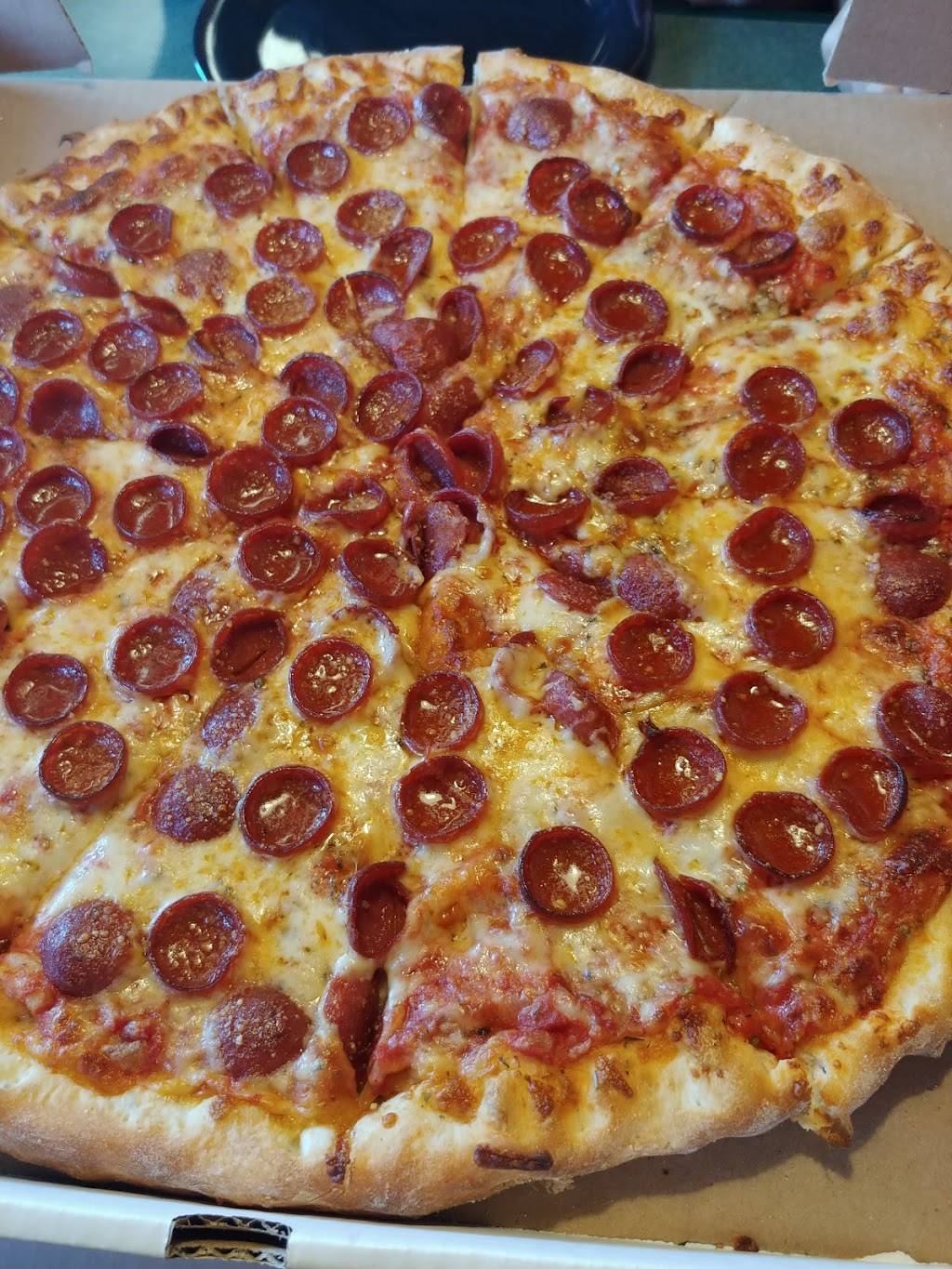 DJs Pizzeria | restaurant | 2139 N Union St, Spencerport, NY 14559, USA | 5853521199 OR +1 585-352-1199