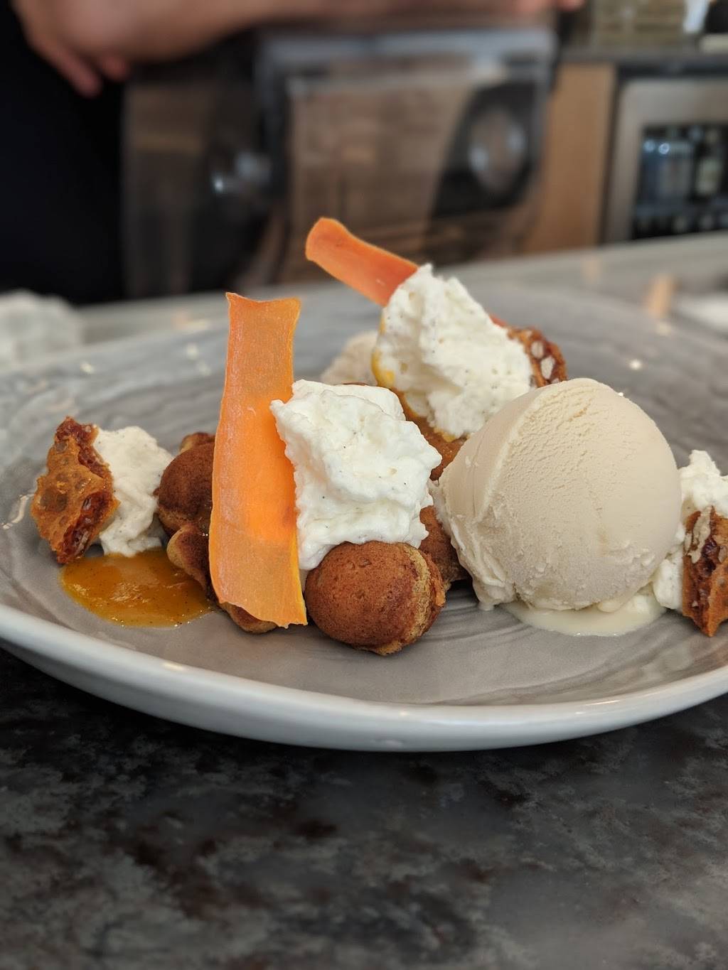 Latitude & Longitude | restaurant | 8701 World Center Dr, Orlando, FL 32821, USA | 4072388528 OR +1 407-238-8528