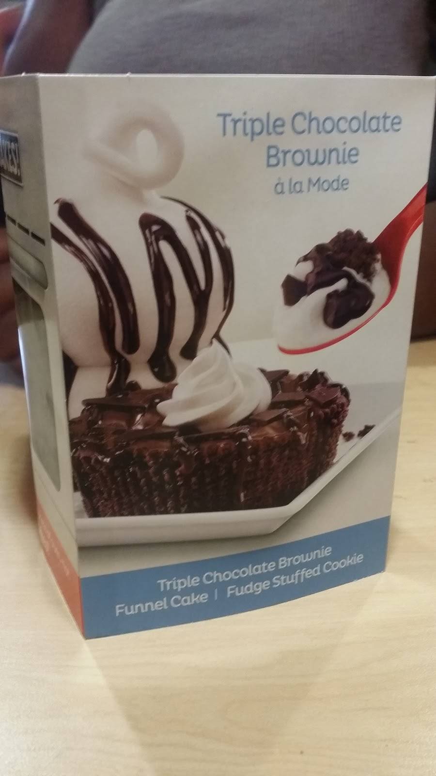 Dairy Queen Grill & Chill | restaurant | 1 Collinsport Dr, Collinsville, IL 62234, USA | 6183453633 OR +1 618-345-3633