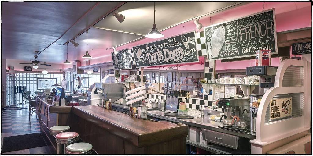 Dans Dogs Hot Dog Eatery & Diner (formerly The Place To Be Deli | restaurant | 5751 Smith Rd, Cleveland, OH 44142, USA | 2168989141 OR +1 216-898-9141