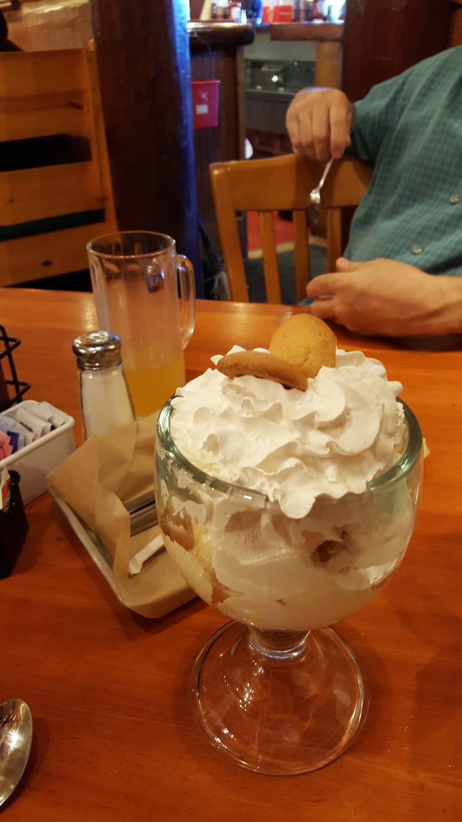 Famous Daves Bar-B-Que | restaurant | 1320 Village West Pkwy, Kansas City, KS 66111, USA | 9133348646 OR +1 913-334-8646