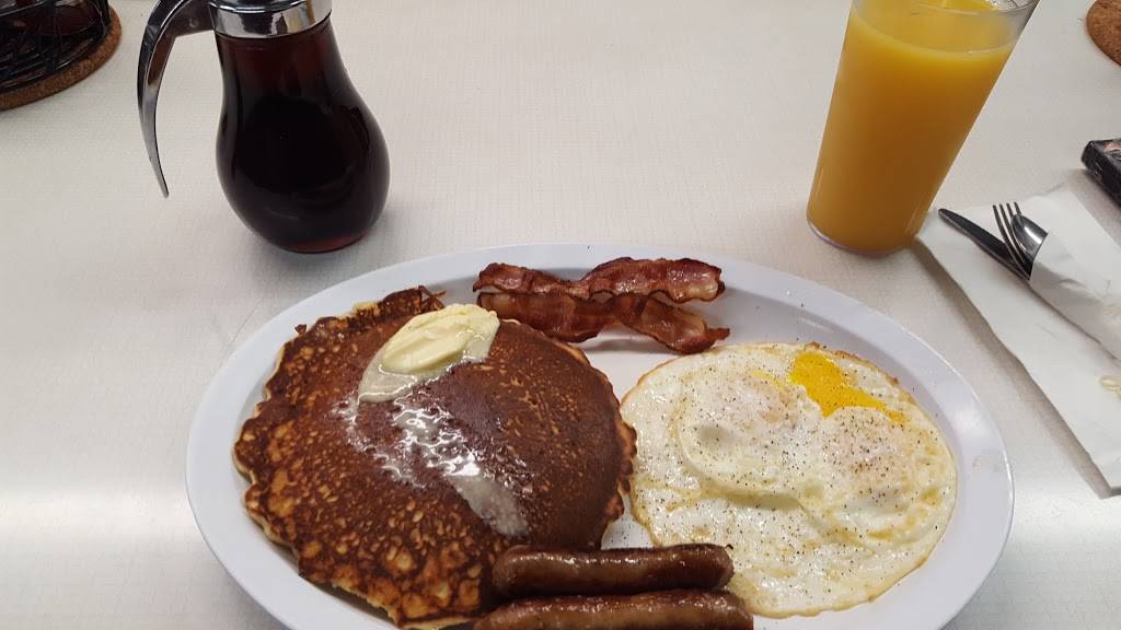 Tommys Grill | restaurant | 456 N Damen Ave, Chicago, IL 60622, USA | 3124213915 OR +1 312-421-3915