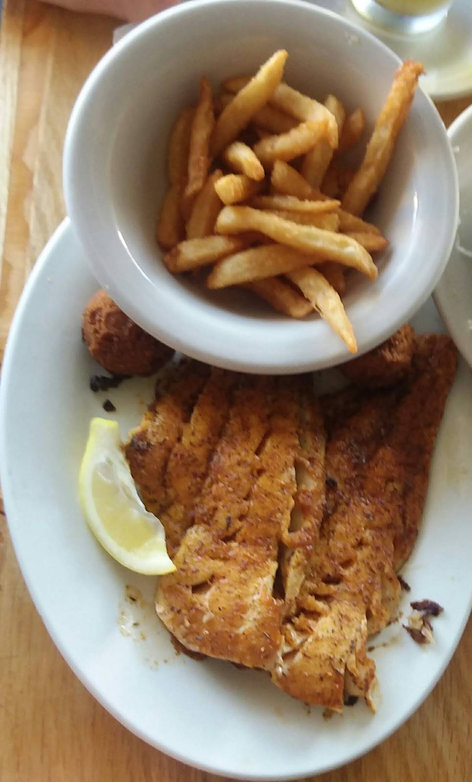 Three Fishermen Seafood Restaurant | night club | 13021 N Cleveland Ave, North Fort Myers, FL 33903, USA | 2395998568 OR +1 239-599-8568