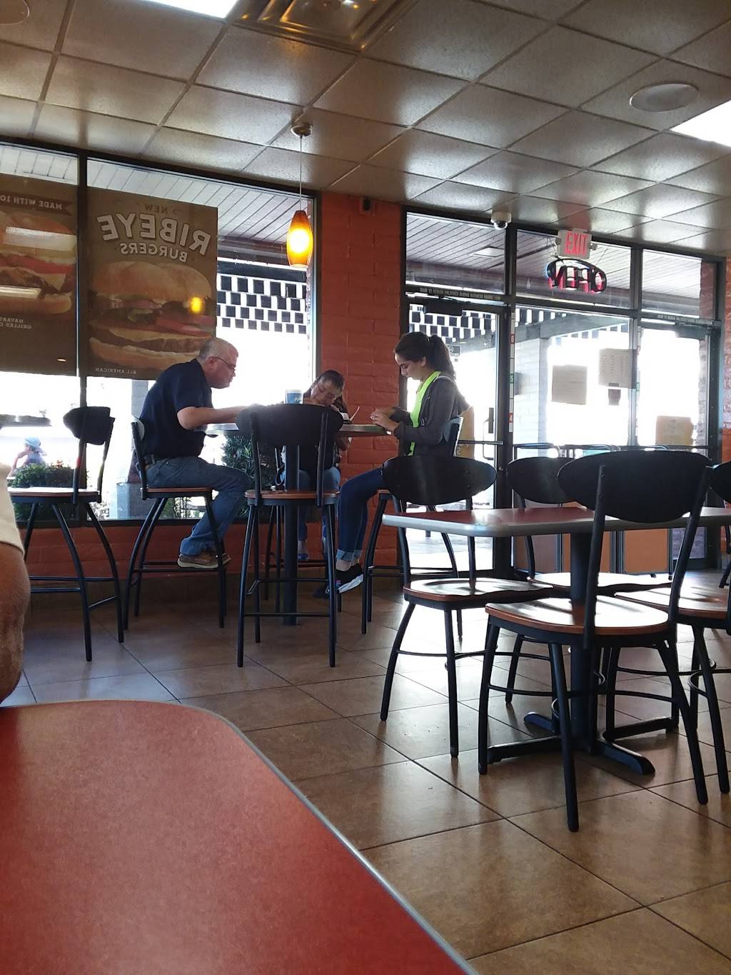 Jack in the Box | restaurant | 208 N Grand Ave, Nogales, AZ 85621, USA | 5202875266 OR +1 520-287-5266