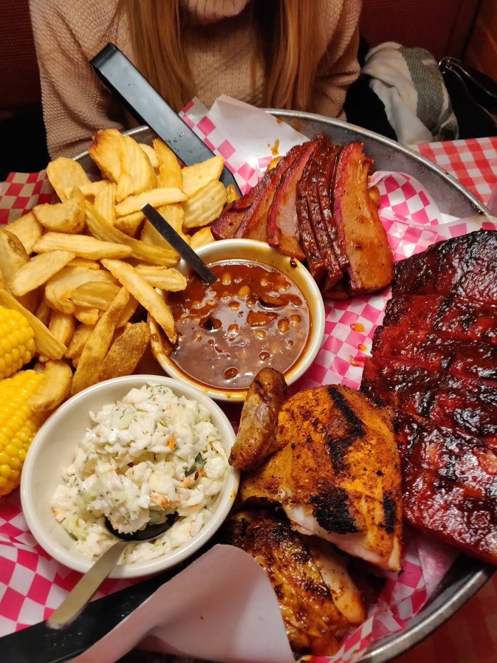 Famous Daves Bar-B-Que | restaurant | 36601 Warren Rd, Westland, MI 48185, USA | 7345951000 OR +1 734-595-1000
