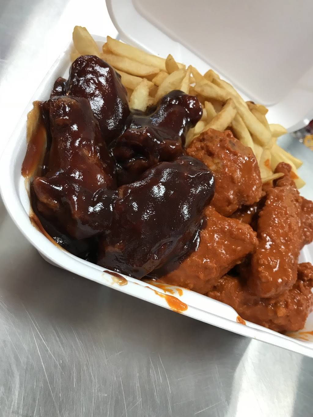 Big Sams Fish & Chicken | restaurant | 2959 W Fulton St, Chicago, IL 60612, USA | 7732651647 OR +1 773-265-1647