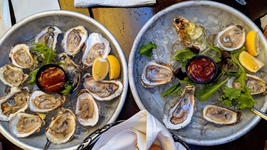 Elliots on the Mile | restaurant | 23 Woodcleft Ave, Freeport, NY 11520, USA | 5163788776 OR +1 516-378-8776