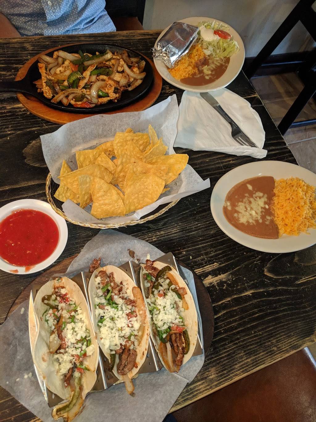 La Flama Mexican Restaurant | restaurant | 111 SE 2nd St, Snow Hill, NC 28580, USA | 2527474333 OR +1 252-747-4333