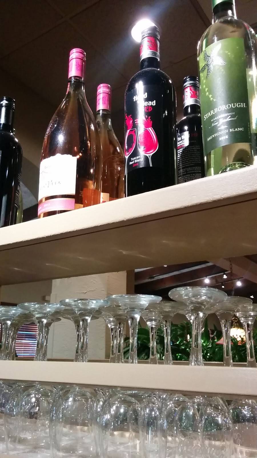 Olive Garden Italian Restaurant | meal takeaway | 3915 W War Memorial Dr, Peoria, IL 61615, USA | 3096915975 OR +1 309-691-5975