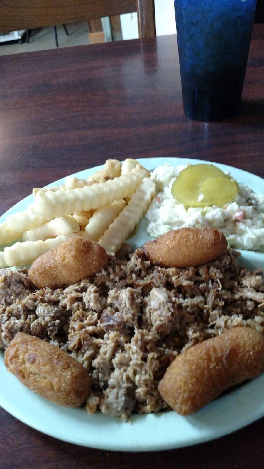 Stantons Barbecue & Fish Camp | restaurant | 2828 Stantons Rd, Bennettsville, SC 29512, United States | 8432654855 OR +1 843-265-4855