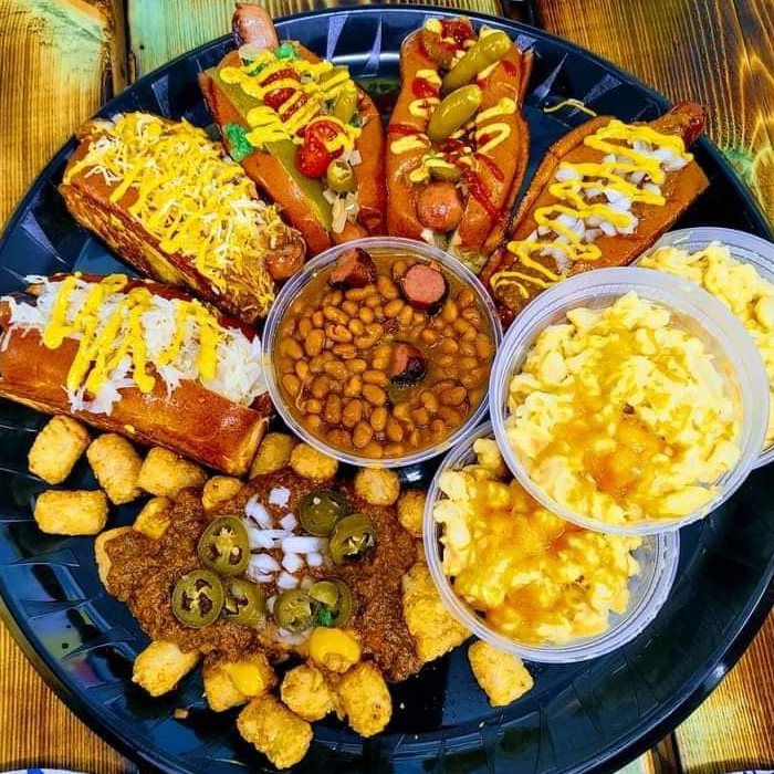 Dustys Dogz | restaurant | 416 N State St, St Ignace, MI 49781, USA | 2312683293 OR +1 231-268-3293