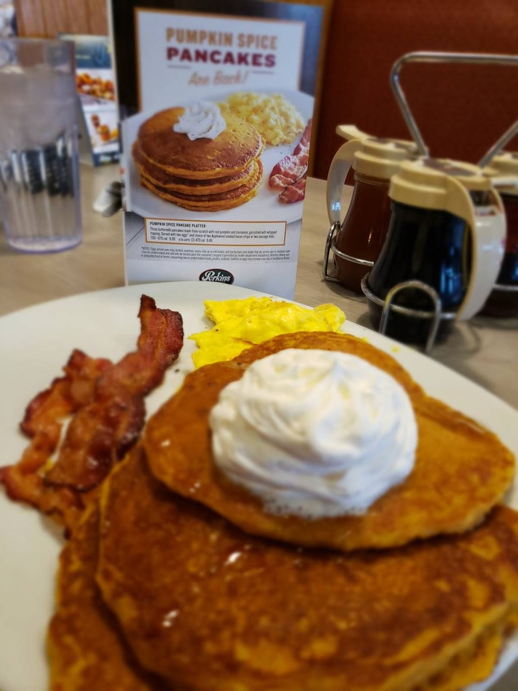 Perkins Restaurant & Bakery | restaurant | 1365 S Robert St, West St Paul, MN 55118, USA | 6514571331 OR +1 651-457-1331