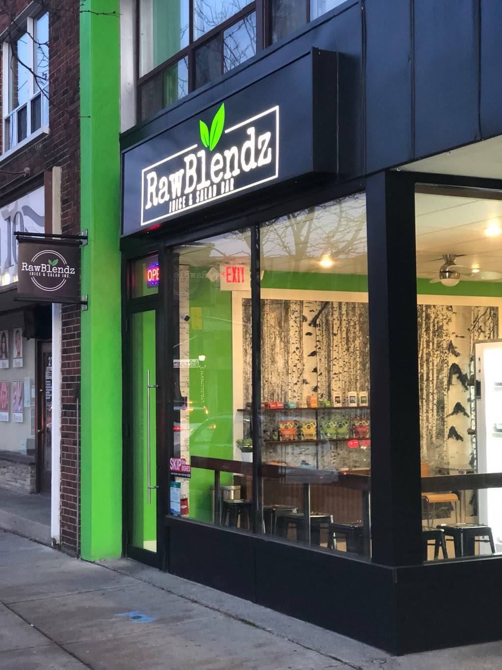 RawBlendz Juice & Salad | restaurant | 215 Lakeshore Rd E, Mississauga, ON L5G 1G5, Canada | 9058232780 OR +1 905-823-2780