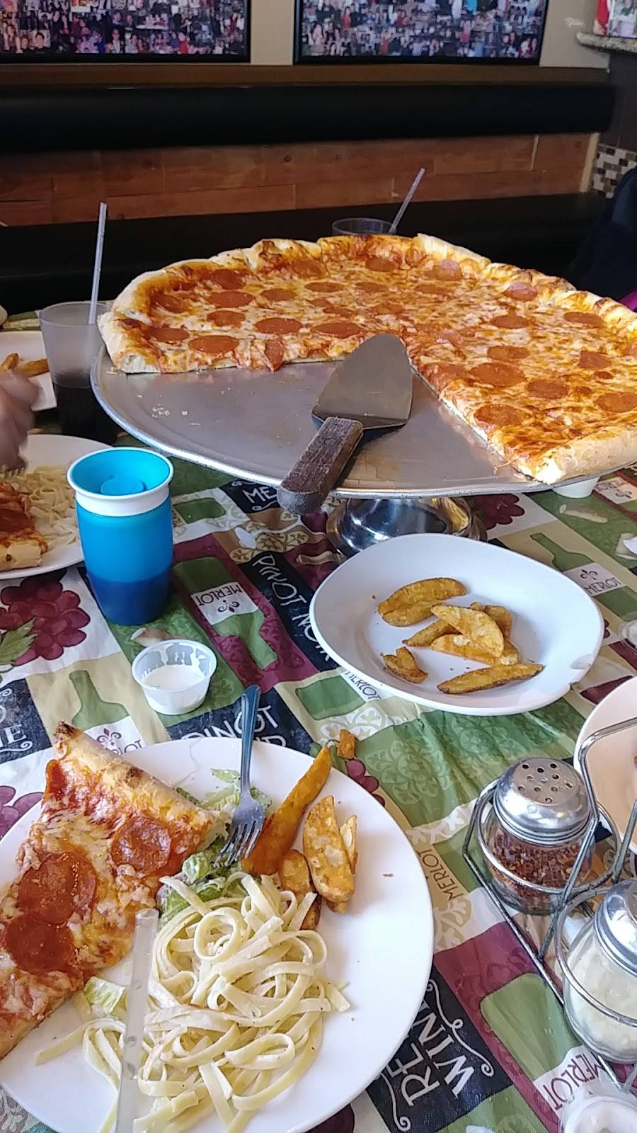 Ginas Pizzeria | restaurant | 3017 W Beverly Blvd, Montebello, CA 90640, USA | 3237224031 OR +1 323-722-4031