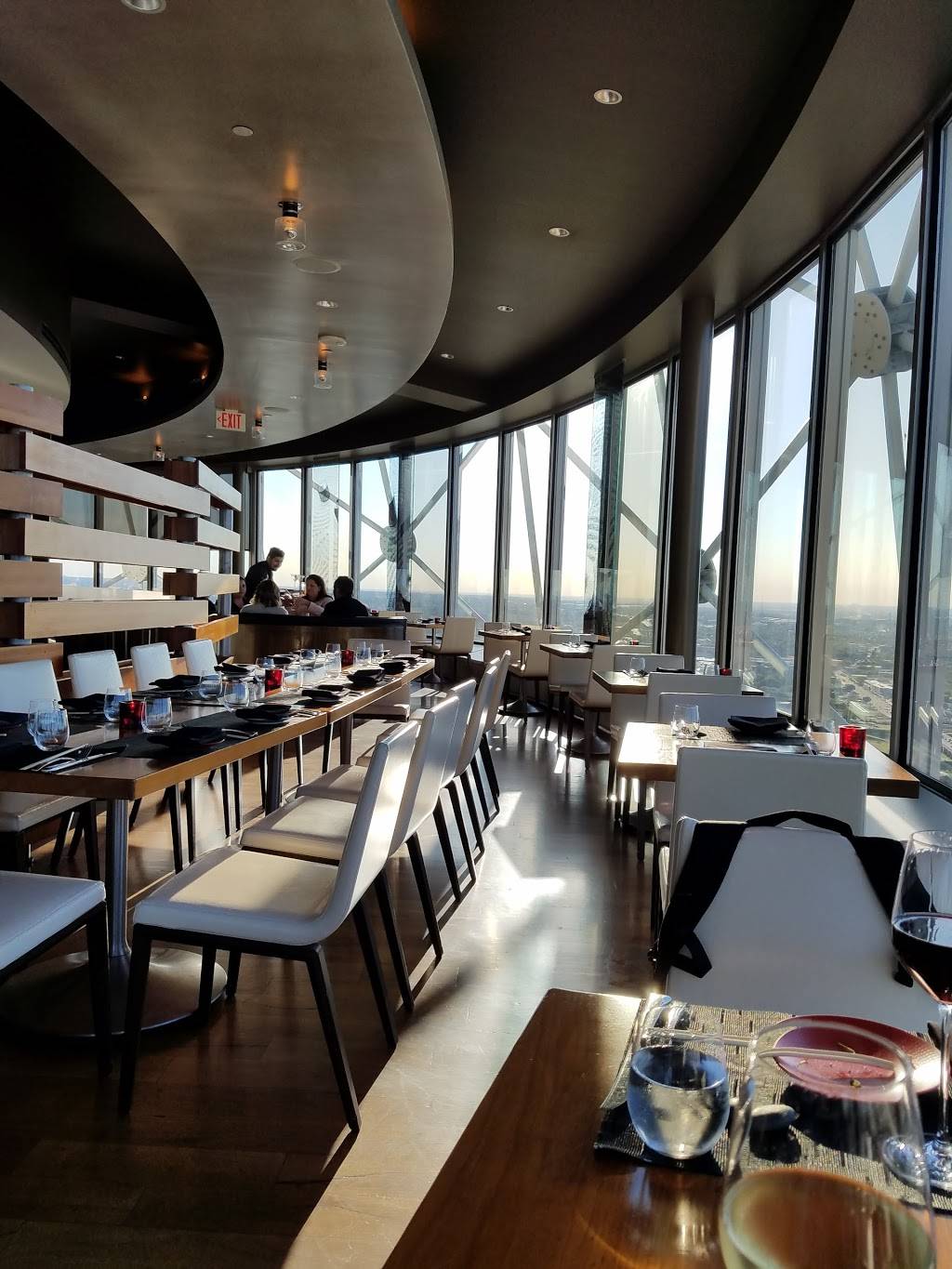 Five Sixty by Wolfgang Puck | restaurant | 300 Reunion Blvd E, Dallas, TX 75207, USA | 2145715784 OR +1 214-571-5784