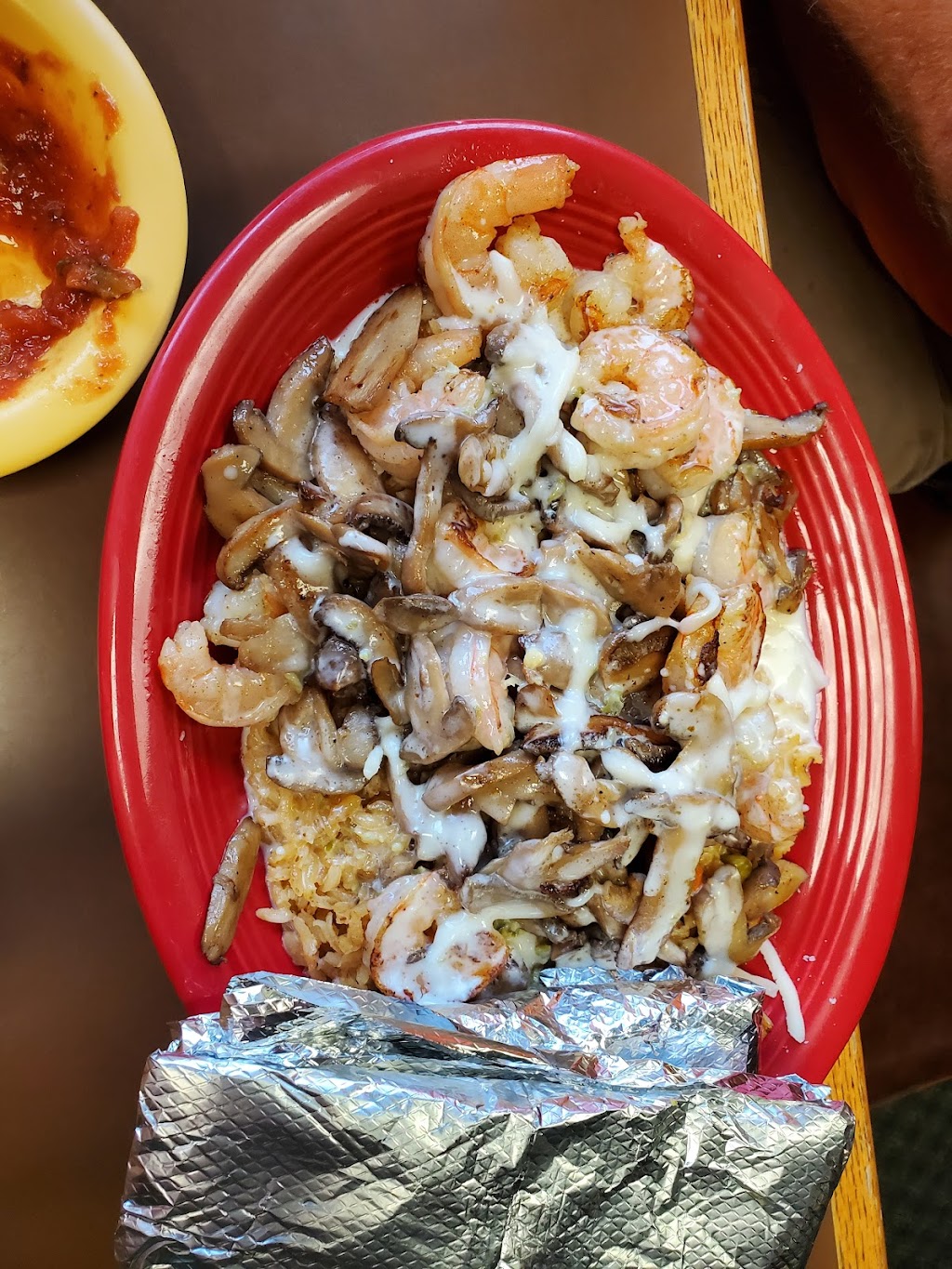 Pueblo Nuevo Méxican Restaurant | restaurant | 806 E 1st Ave, St John, KS 67576, USA | 6205493366 OR +1 620-549-3366