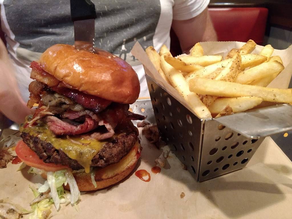 Chilis Grill & Bar | restaurant | 5080 Riverside Dr Suite 1600, Macon, GA 31210, USA | 4787570169 OR +1 478-757-0169