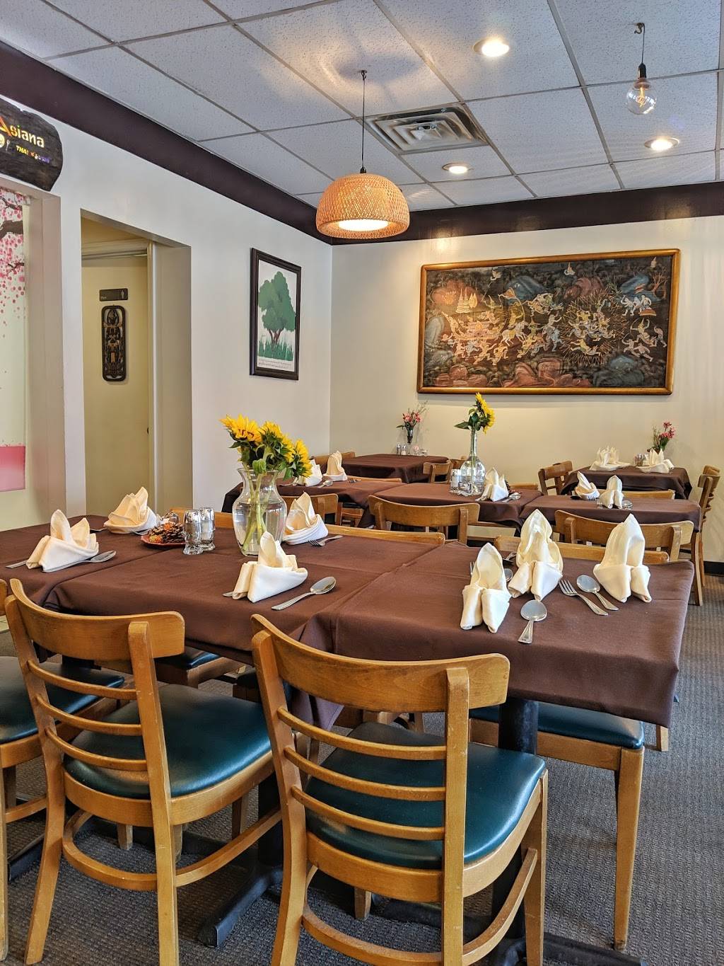 Asiana Hyde Park Thai & Sushi | restaurant | 3922 Edwards Rd, Cincinnati, OH 45209, USA | 5133510999 OR +1 513-351-0999