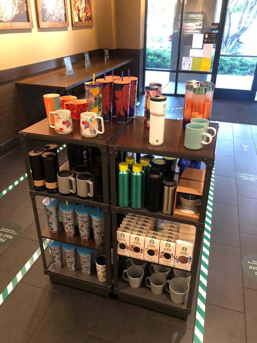 Starbucks | cafe | 1611 Lander Ave, Turlock, CA 95380, USA | 2096568478 OR +1 209-656-8478