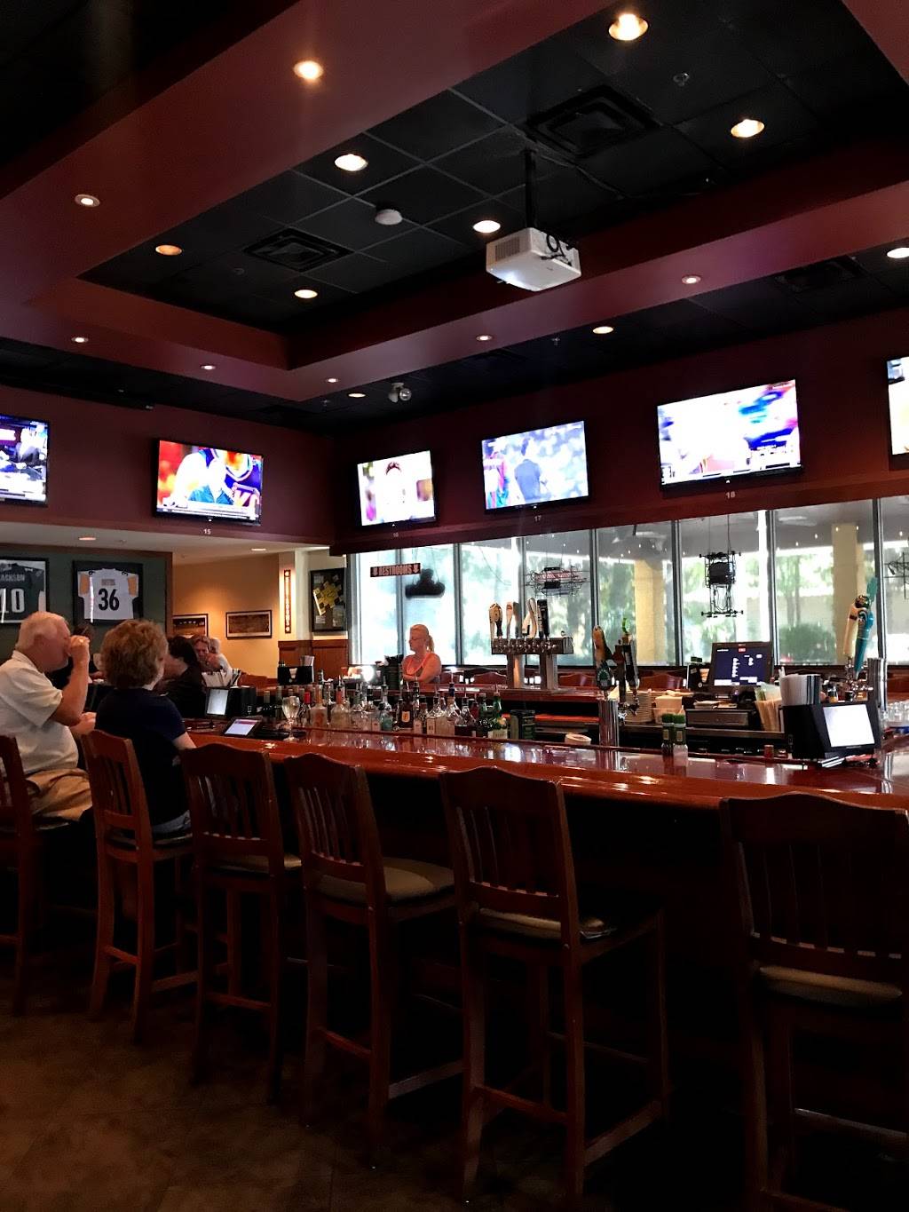 Houligans | restaurant | 50 Plaza Dr #106, Palm Coast, FL 32137, USA | 3864473580 OR +1 386-447-3580