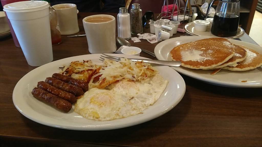 Old Cedar Inn | restaurant | 107 W, MO-7, Garden City, MO 64747, USA | 8168628345 OR +1 816-862-8345