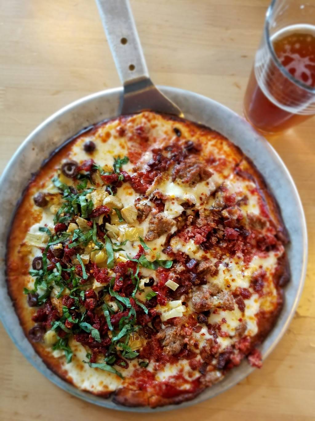 Blue Line Pizza | restaurant | 160 W Main St, Los Gatos, CA 95030, USA | 4083549900 OR +1 408-354-9900